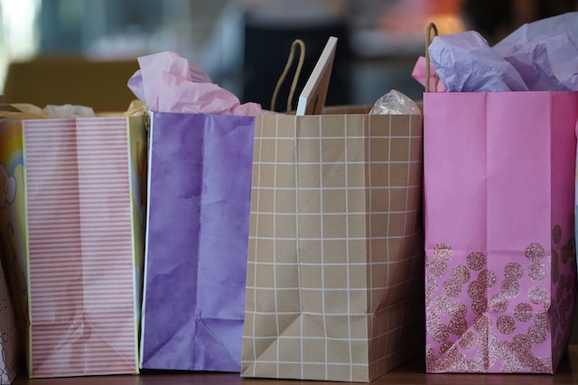 Custom printed shopping bags make building your brand easy